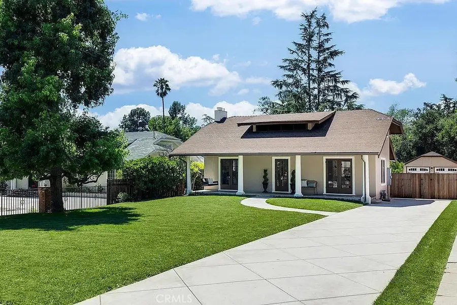 977 N Hill Avenue, Pasadena, CA 91104 - Image #2