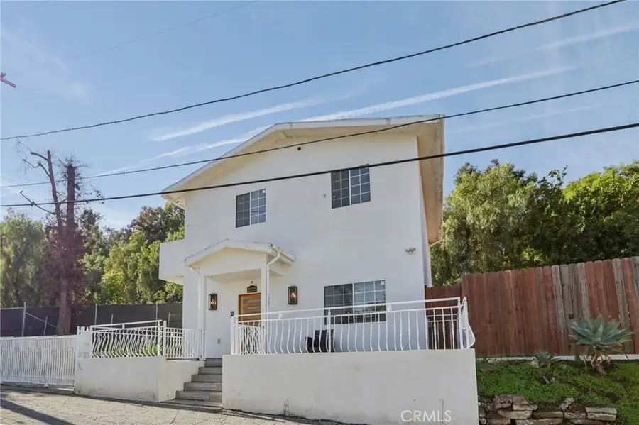 24334 Crestlawn Street, Woodland Hills, CA 91367 - Image #2