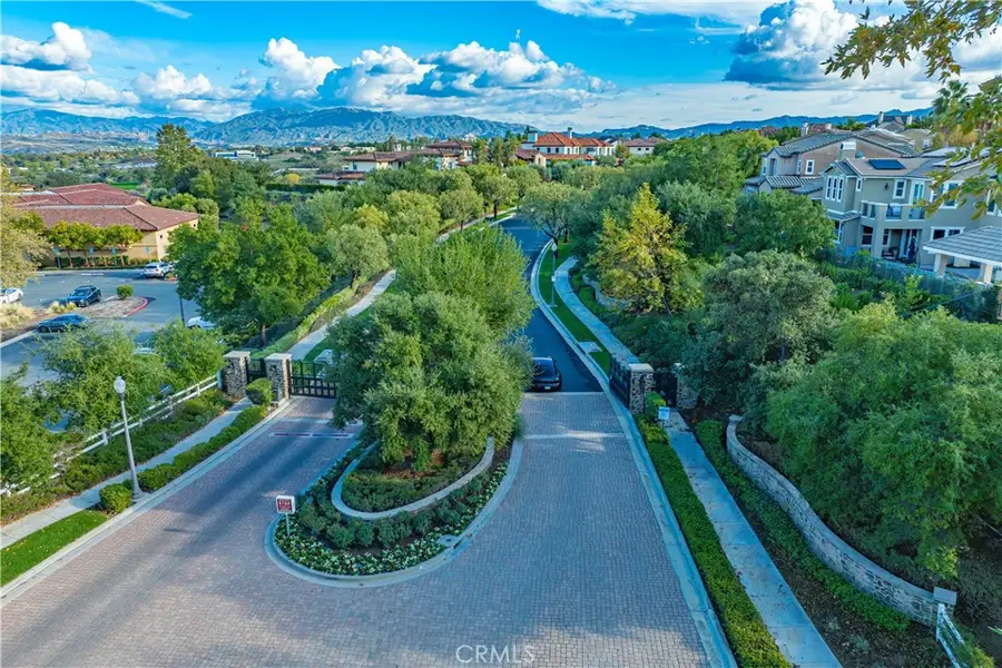 26524 Valley Oak Lane, Valencia, CA 91381 - Image #2