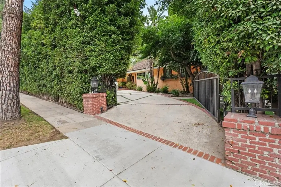 1138 Coldwater Canyon Drive, Beverly Hills, CA 90210 - Image #3