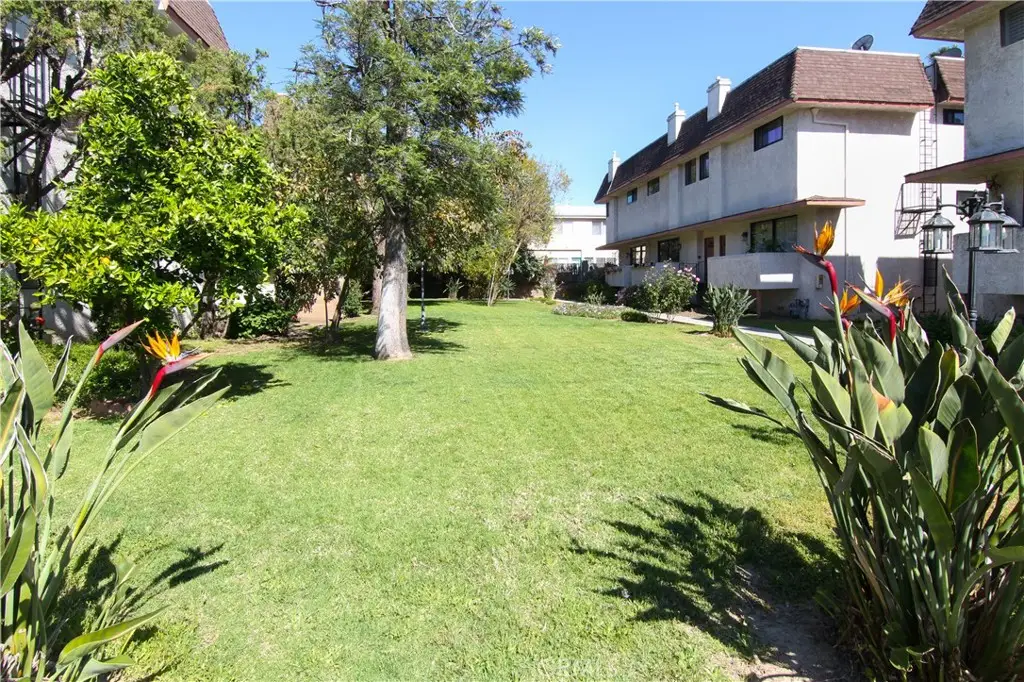 18425 Saticoy Street #4, Reseda, CA 91335 - Image #1