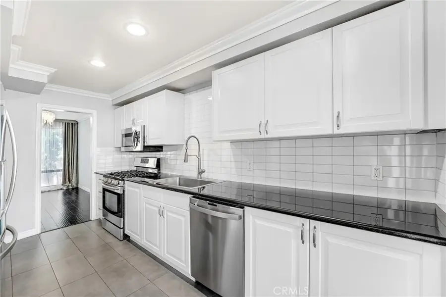 5243 Yarmouth #31, Encino, CA 91316 - Image #3