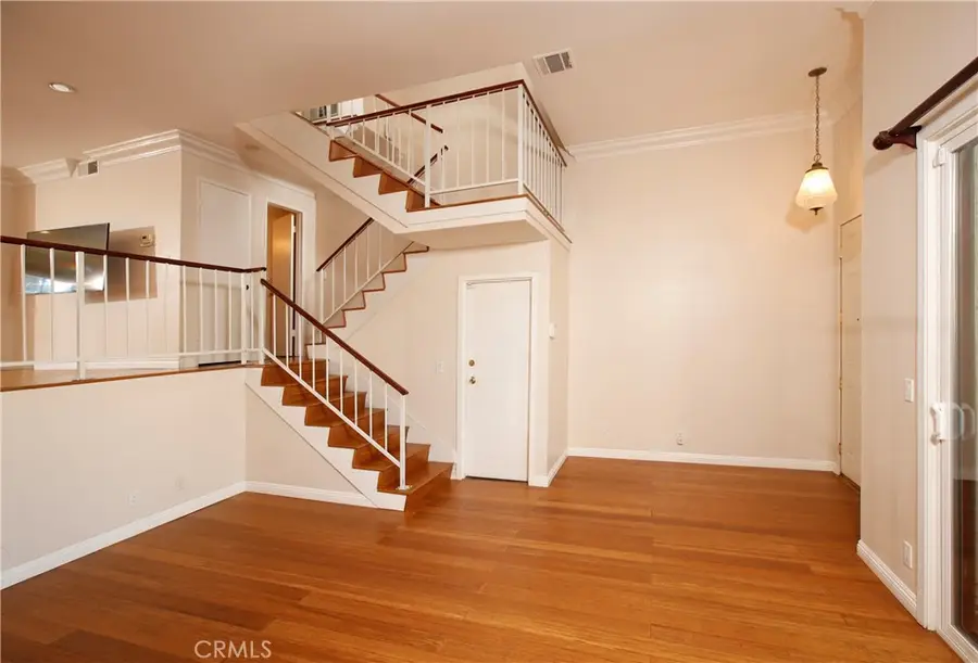 400 W Riverside Drive #2, Burbank, CA 91506 - Image #3