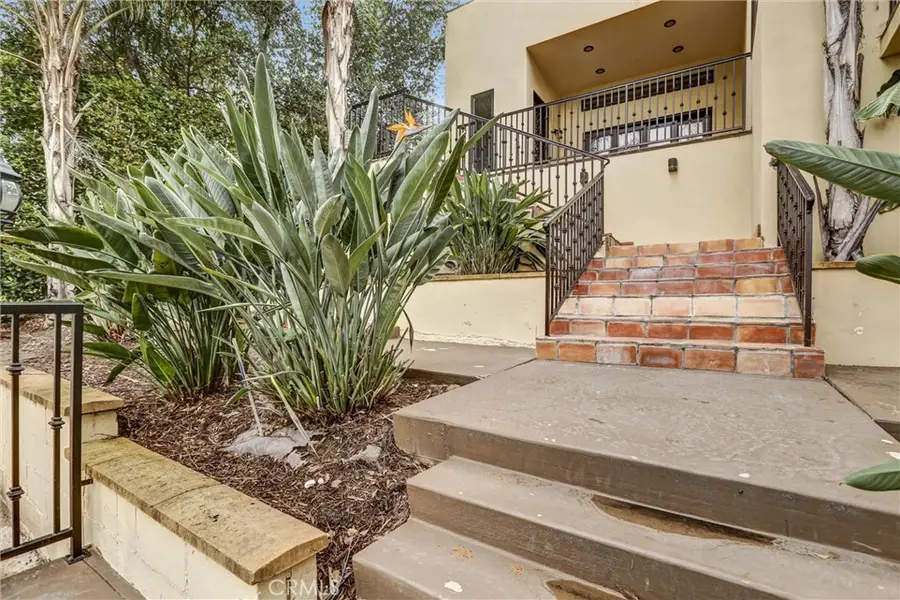 22202 Avenue San Luis, Woodland Hills, CA 91364 - Image #3