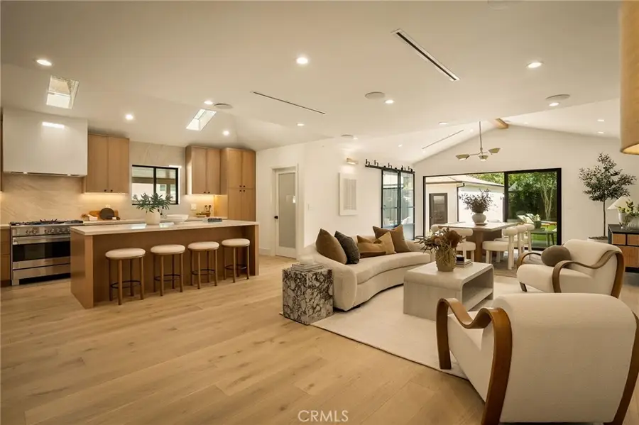 5444 Morella Ave, Valley Village, CA 91607 - Image #3