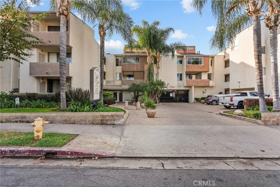 5325 Newcastle, Encino, CA 91316 - Image #2