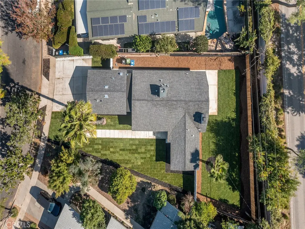 20528 & 20526 Hamlin Street, Winnetka, CA 91306 - Image #1