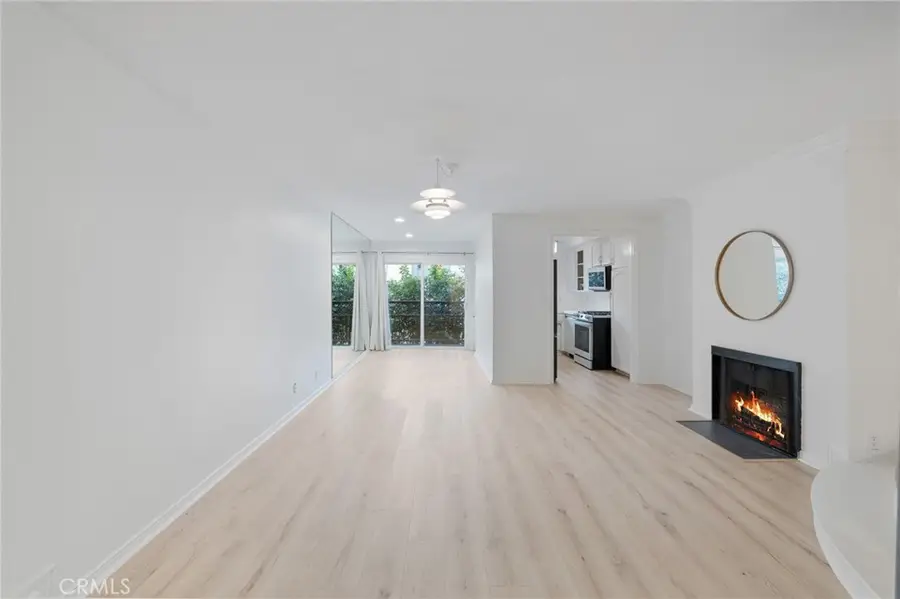 1355 N Sierra Bonita Avenue #208, West Hollywood, CA 90046 - Image #2
