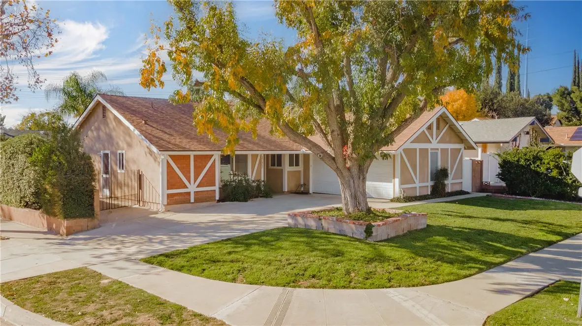 27967 Urbandale, Saugus, CA 91350 - #1