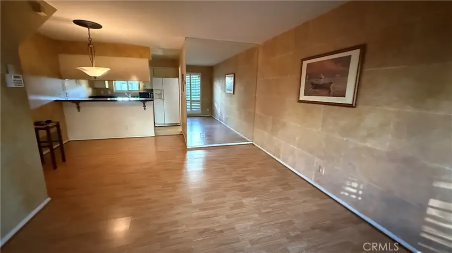 22049 Oxnard, Woodland Hills, CA 91367 - #3