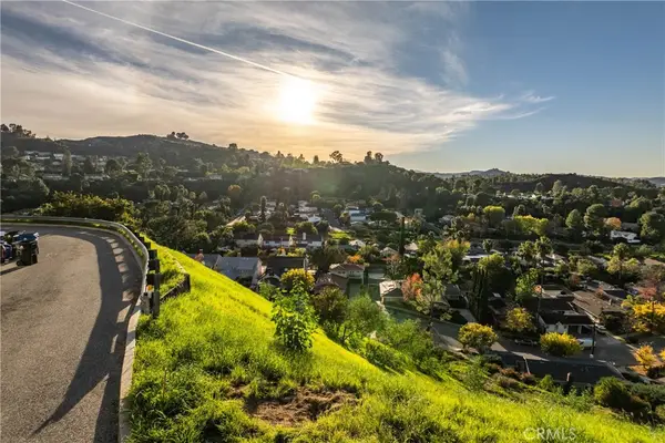 32 San Blas Avenue, Woodland Hills, CA 91364