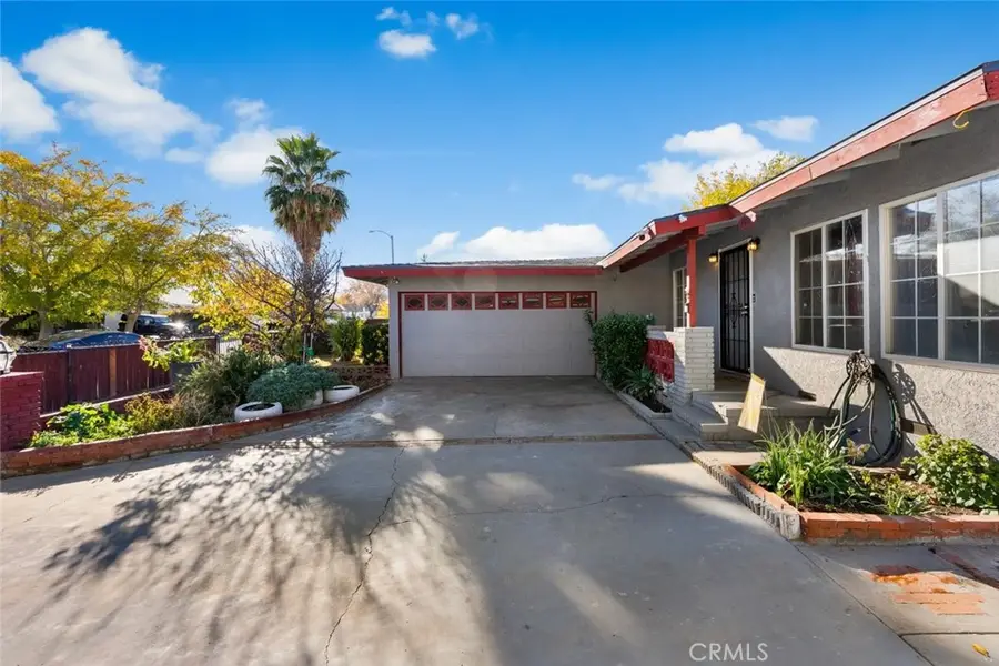 44221 4th Street E, Lancaster, CA 93535 - Image #2
