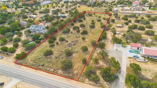 2330 W Avenue O, Palmdale, CA 93551