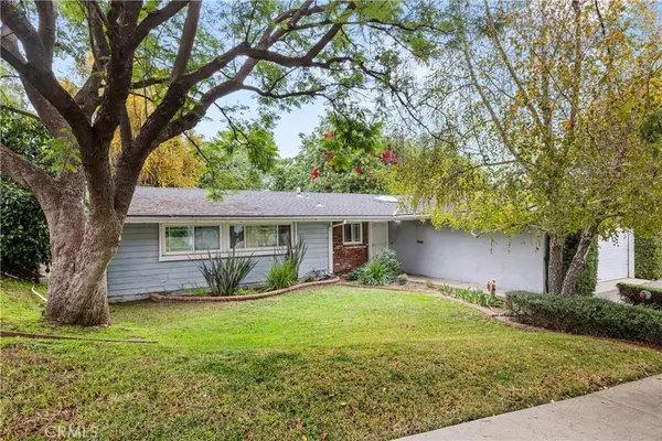 20313 Aetna, Woodland Hills, CA 91367