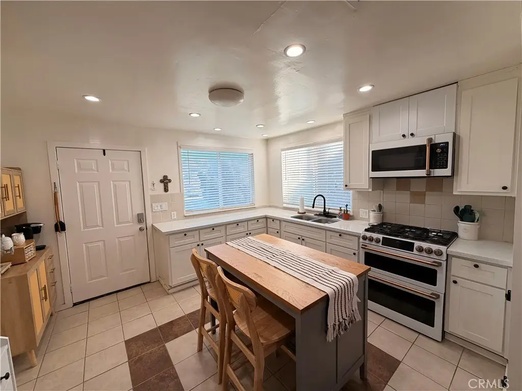 30009 Hunstock, Castaic, CA 91384 - #1