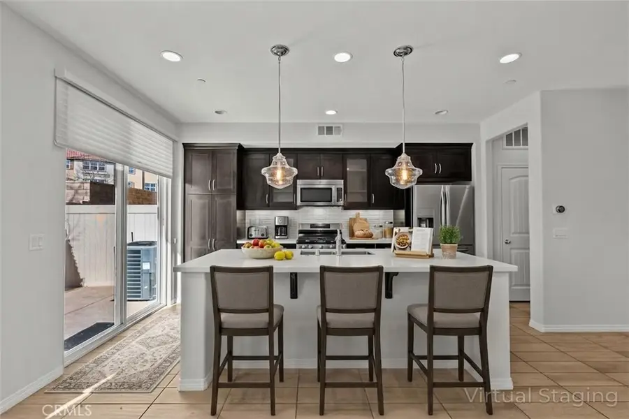 22105 Barrington, Saugus, CA 91350 - #2