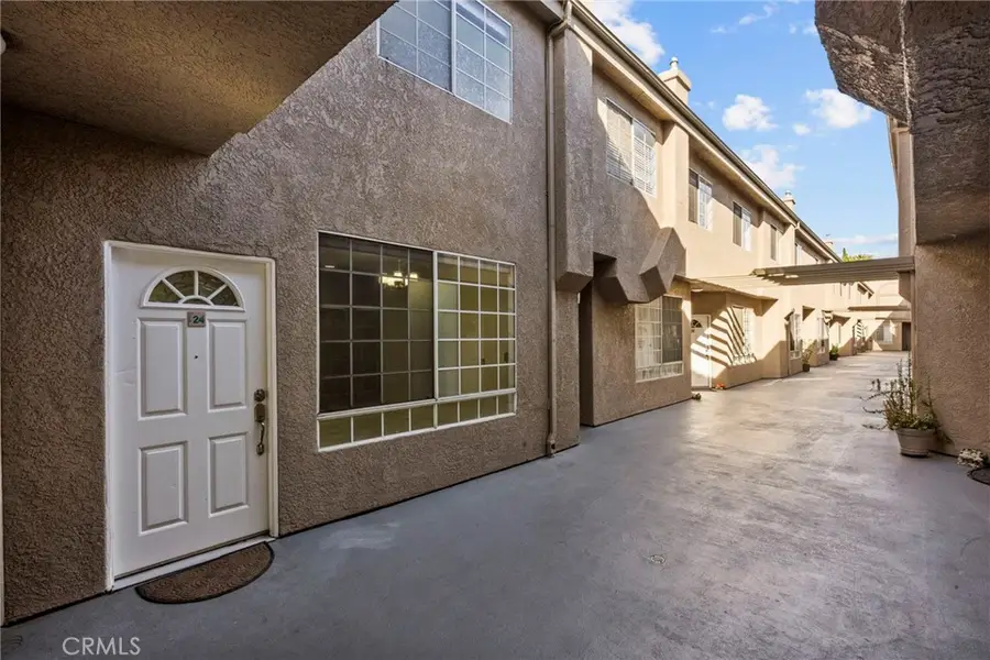 18347 Saticoy Street #24, Reseda, CA 91335 - Image #3
