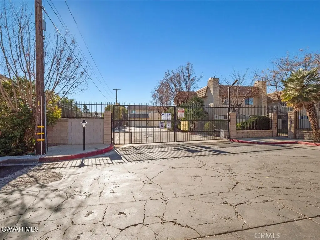 425 W Avenue J5, Lancaster, CA 93534 - Image #1