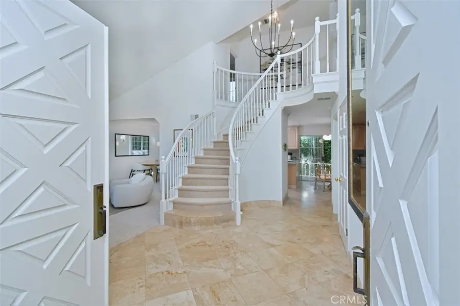 5070 Avenida Oriente, Tarzana, CA 91356 - Image #2