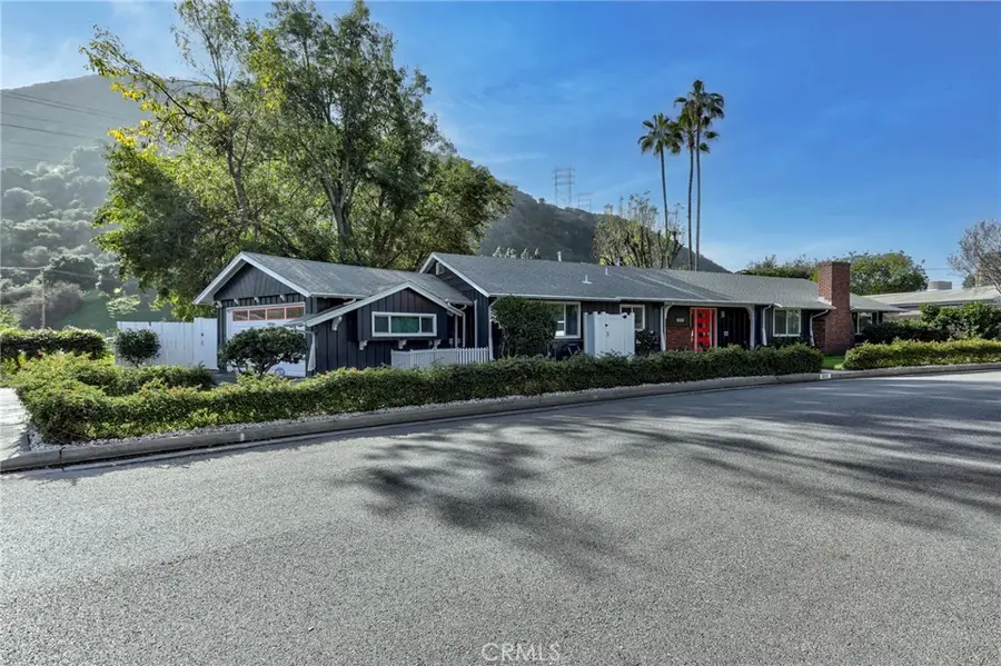 3212 W Valley Heart Drive, Burbank, CA 91505 - Image #2