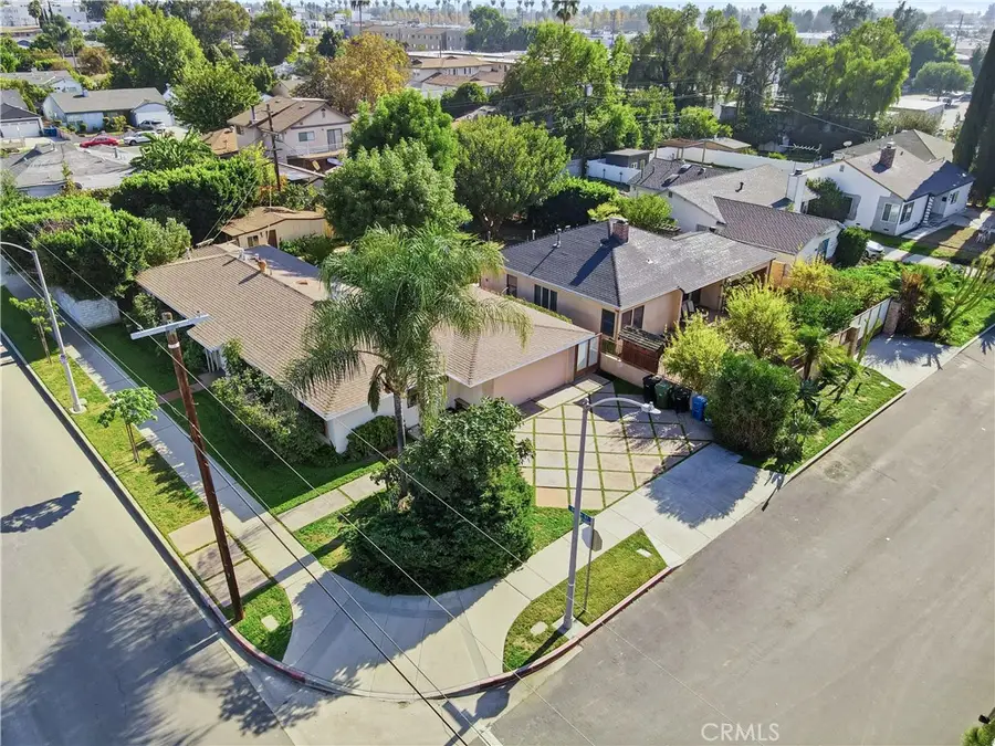 15022 Sylvan Street, Sherman Oaks, CA 91411 - #2