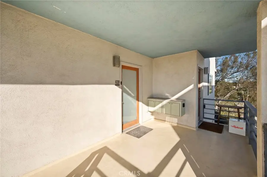 2016 Lemoyne Street, Los Angeles, CA 90026 - Image #2