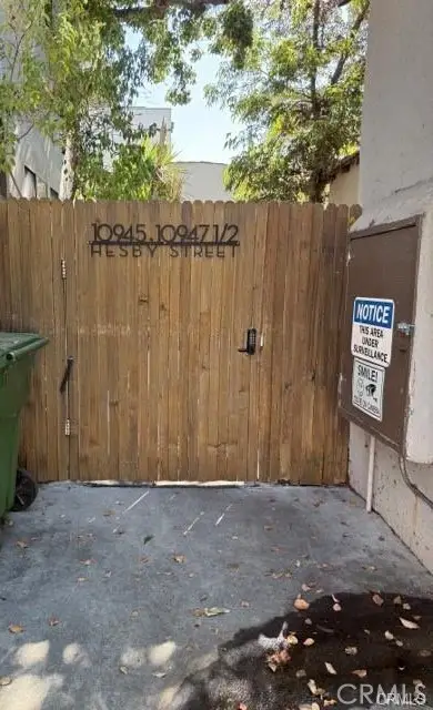 10945 Hesby Str, North Hollywood, CA 91601 - #1