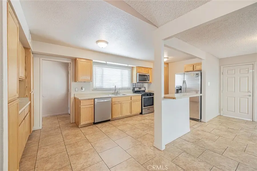 1156 W Avenue J14, Lancaster, CA 93534 - Image #3