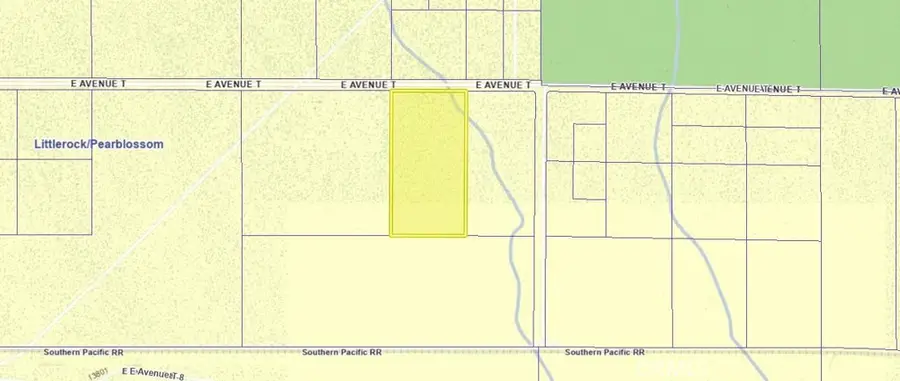 19 Avenue T, Sun Village, CA 93543 - #2