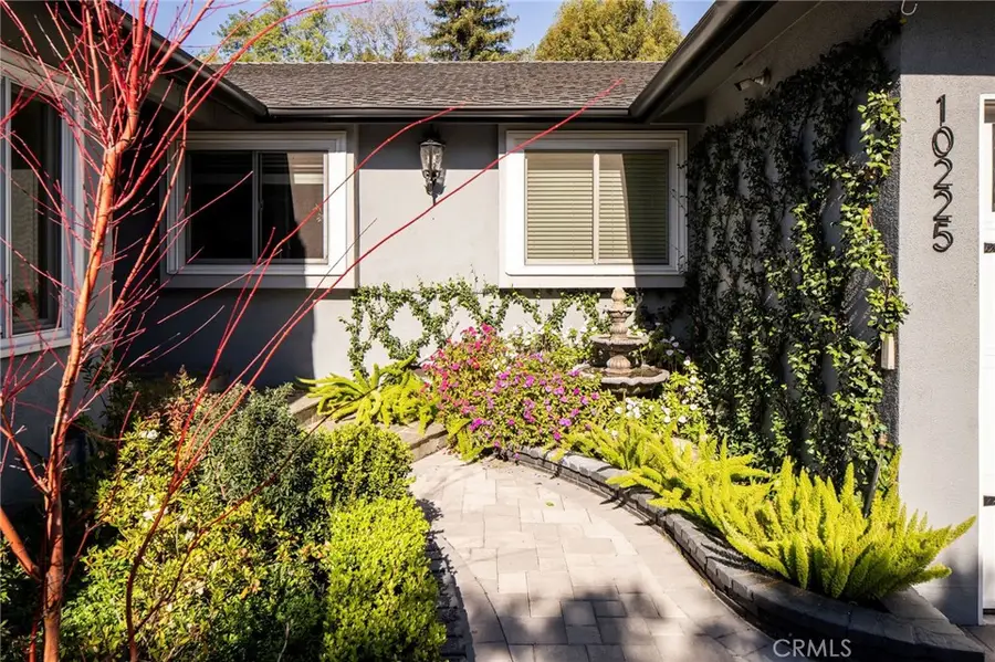 10225 Valley Spring Ln, Toluca Lake, CA 91602 - #3