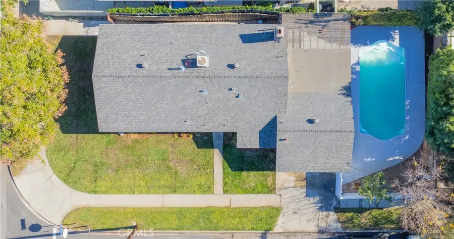 19034 Wyandotte Avenue, Reseda, CA 91335 - Image #2