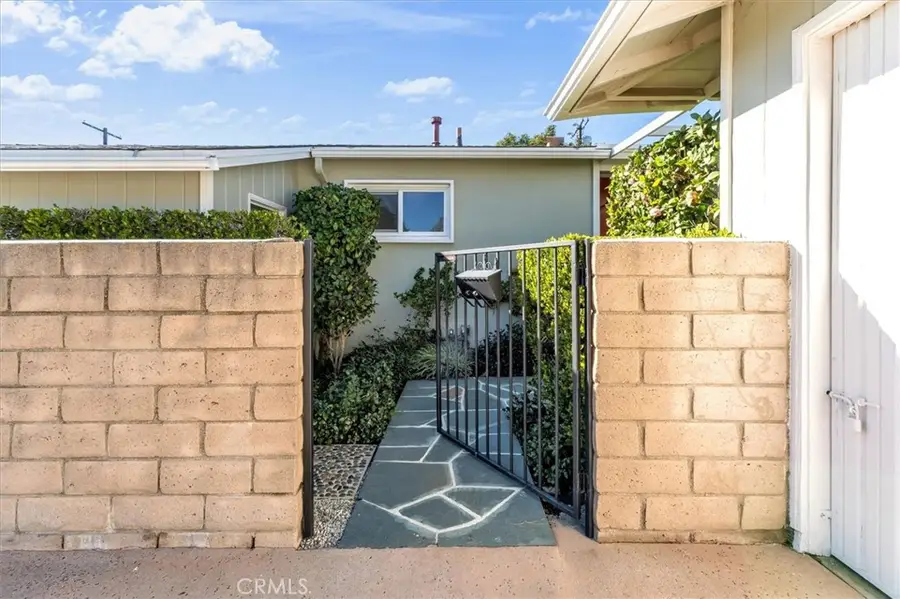 5227 Buffalo, Sherman Oaks, CA 91401 - Image #2