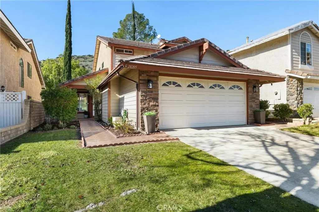 28205 Stonington Lane, Saugus, CA 91350 - Image #1