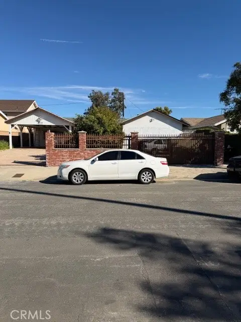 11030 Chivers, Pacoima, CA 91331 - #2