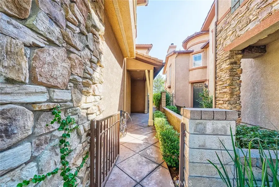 26640 Via Bellazza, Valencia, CA 91381 - Image #3