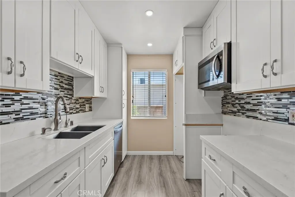 9950 Jordan #10, Chatsworth, CA 91311 - Image #1