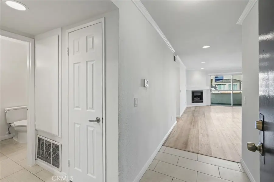 5525 Canoga, Woodland Hills, CA 91367 - Image #3