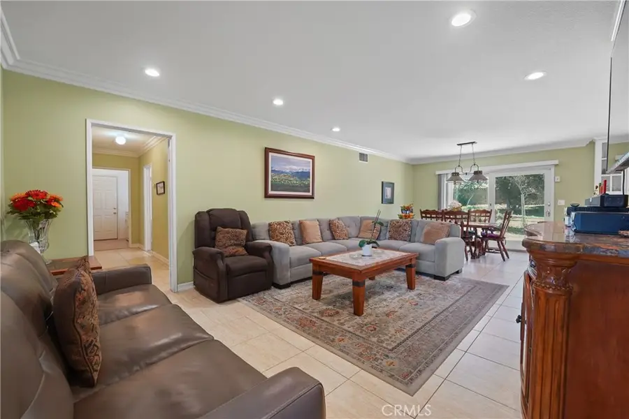 9560 Shoshone Avenue, Northridge, CA 91325 - Image #3