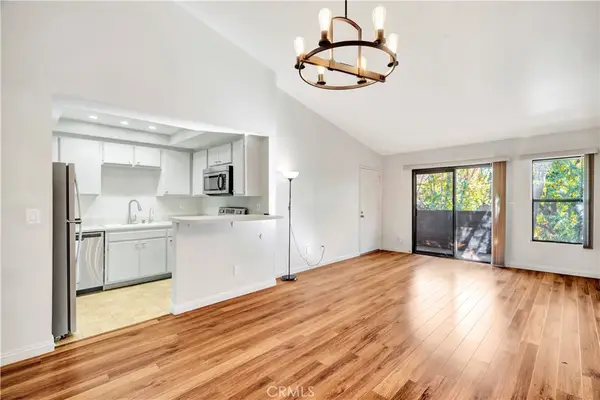 7308 Corbin Avenue #G, Reseda, CA 91335