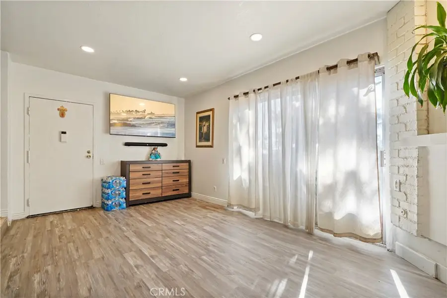 21219 Roscoe, Canoga Park, CA 91304 - #3