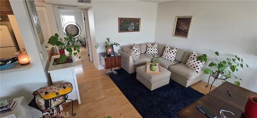 610 E Harvard #7, Burbank, CA 91501 - Image #3