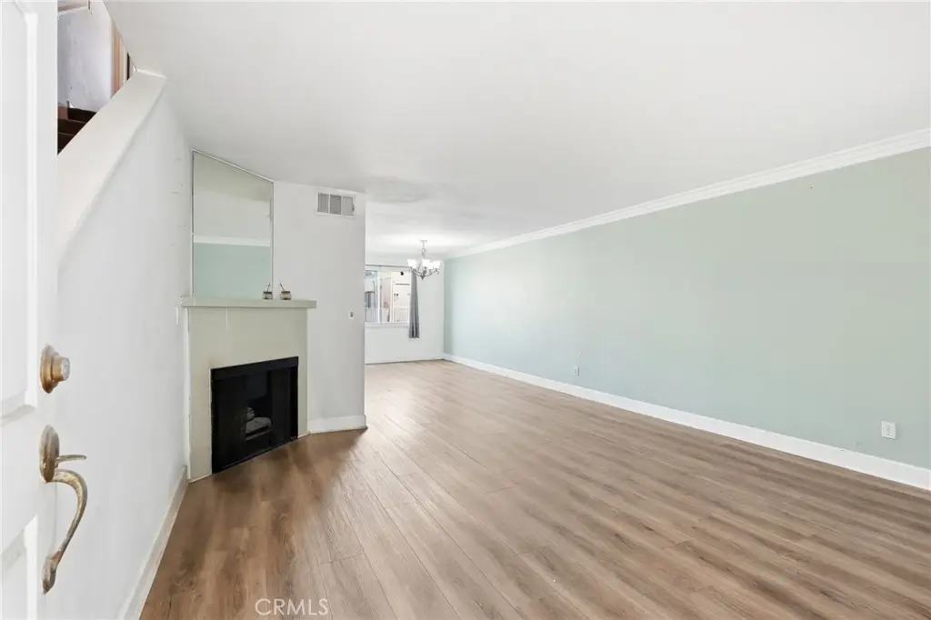 7045 Woodley Avenue #124, Lake Balboa, CA 91406 - Image #1