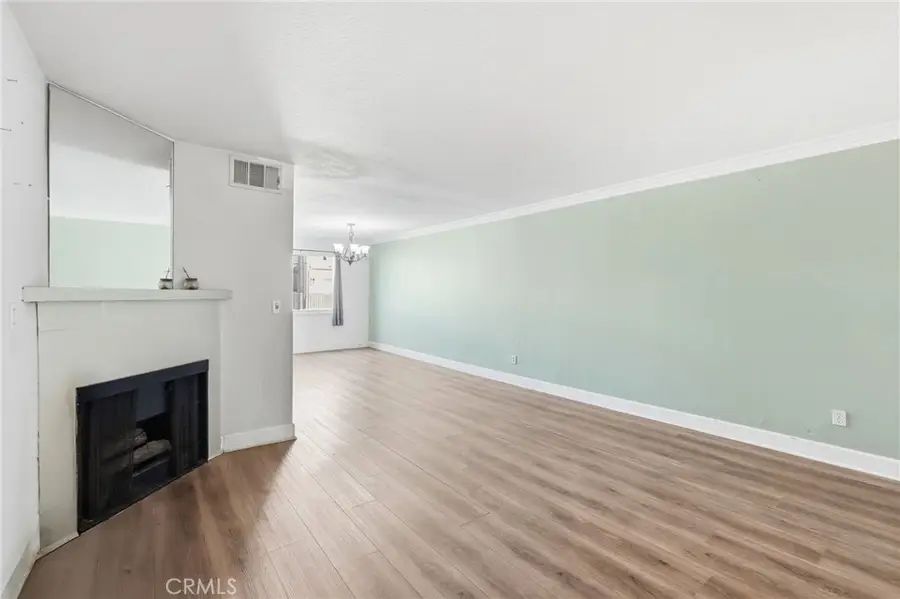 7045 Woodley Avenue #124, Lake Balboa, CA 91406 - Image #3