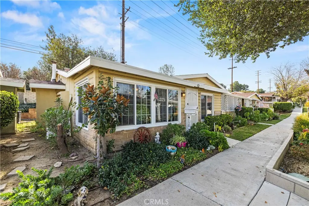 19120 Avenue Of The Oaks #A, Newhall, CA 91321 - Image #1