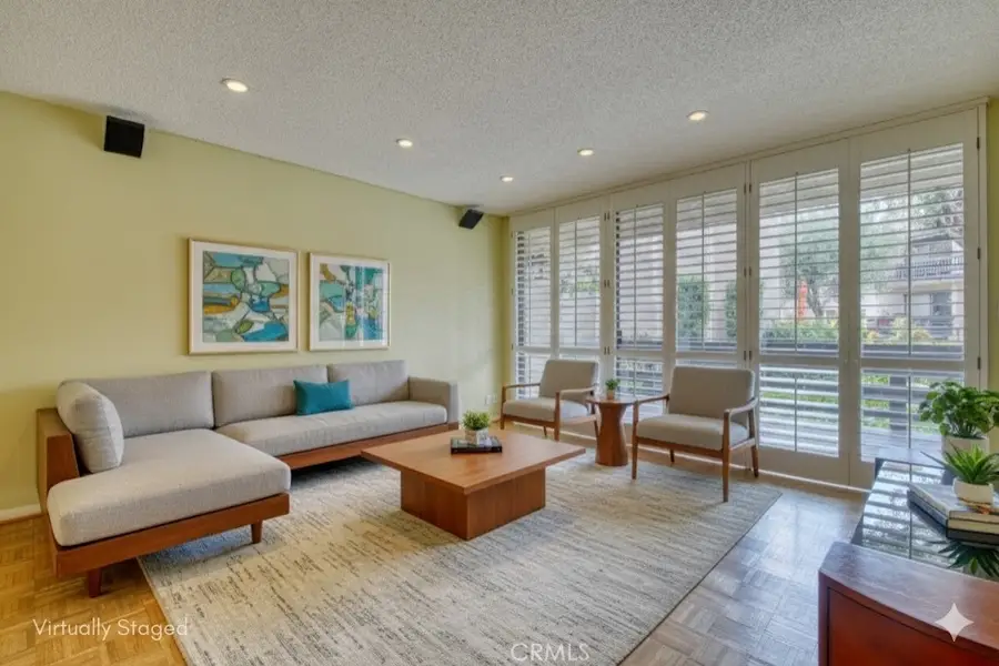21801 Burbank Boulevard #83, Woodland Hills, CA 91367 - Image #2