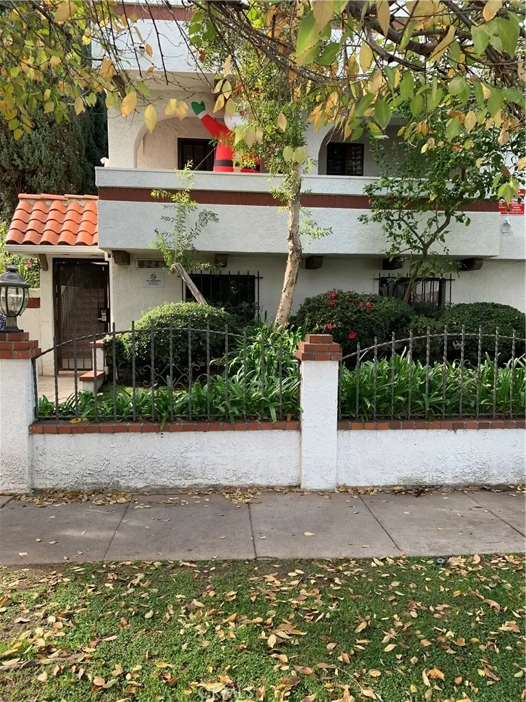 4247 Matilija, Sherman Oaks, CA 91423 - Image #1