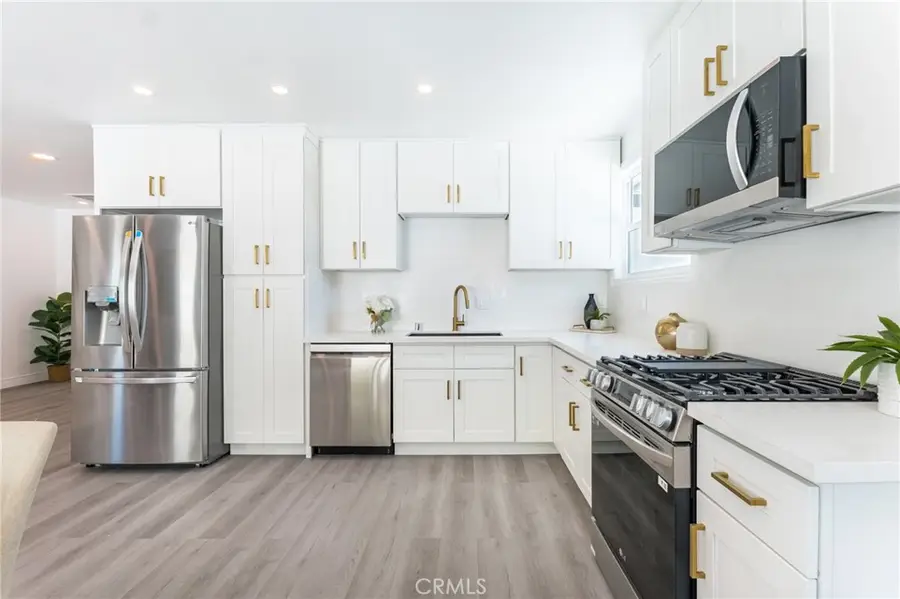 11912 Elkwood Street, North Hollywood, CA 91605 - Image #3