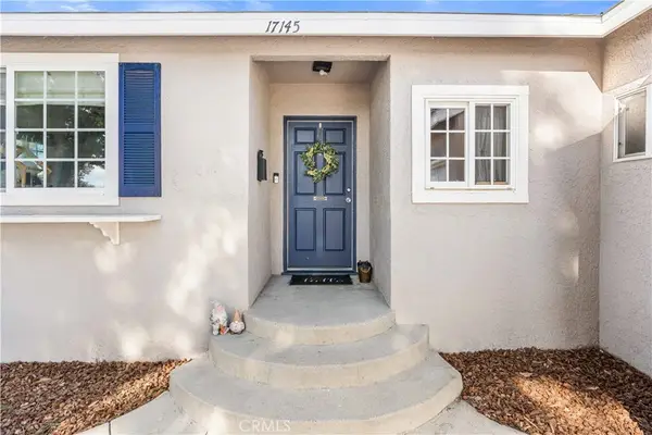 17145 Strathern Street, Lake Balboa, CA 91406