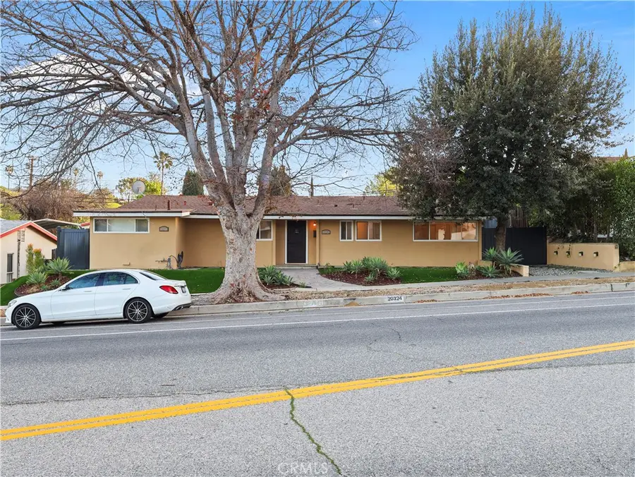 20324 Oxnard Street S, Woodland Hills, CA 91367 - #2