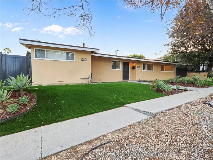 20324 Oxnard Street S, Woodland Hills, CA 91367 - #3
